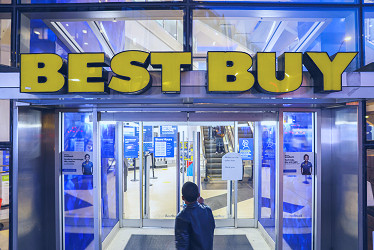 Best Buy forecasts smaller drop in sales ahead of holiday season | Reuters